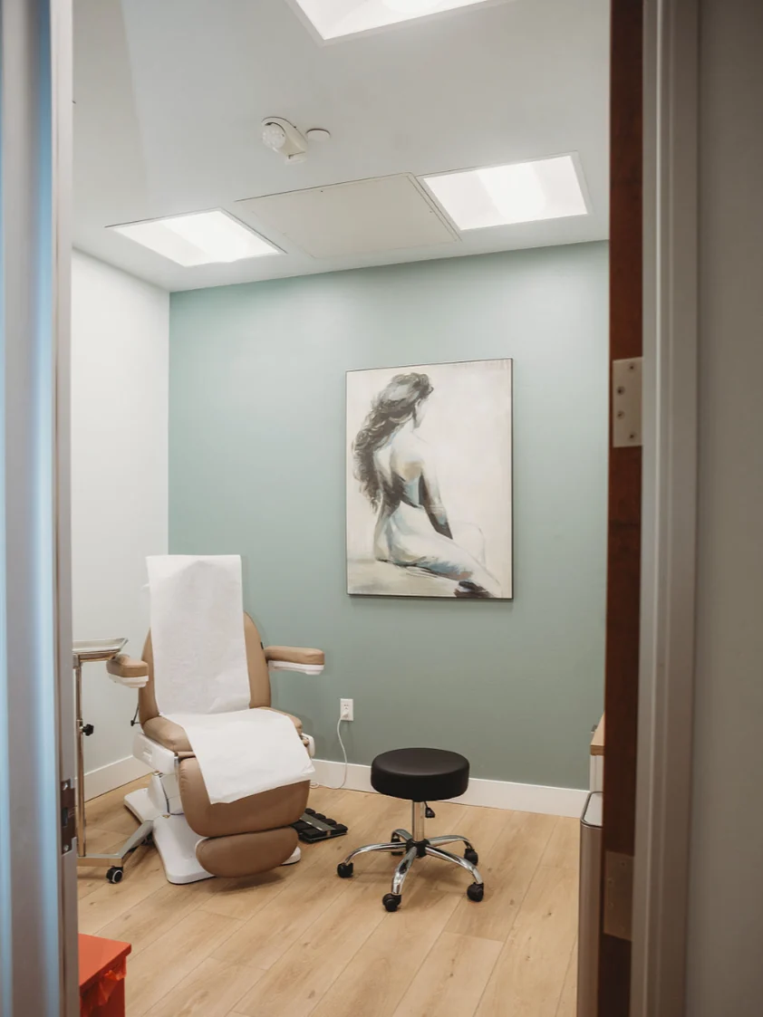 A private patient room at Mafi Surgery Center in Fresno