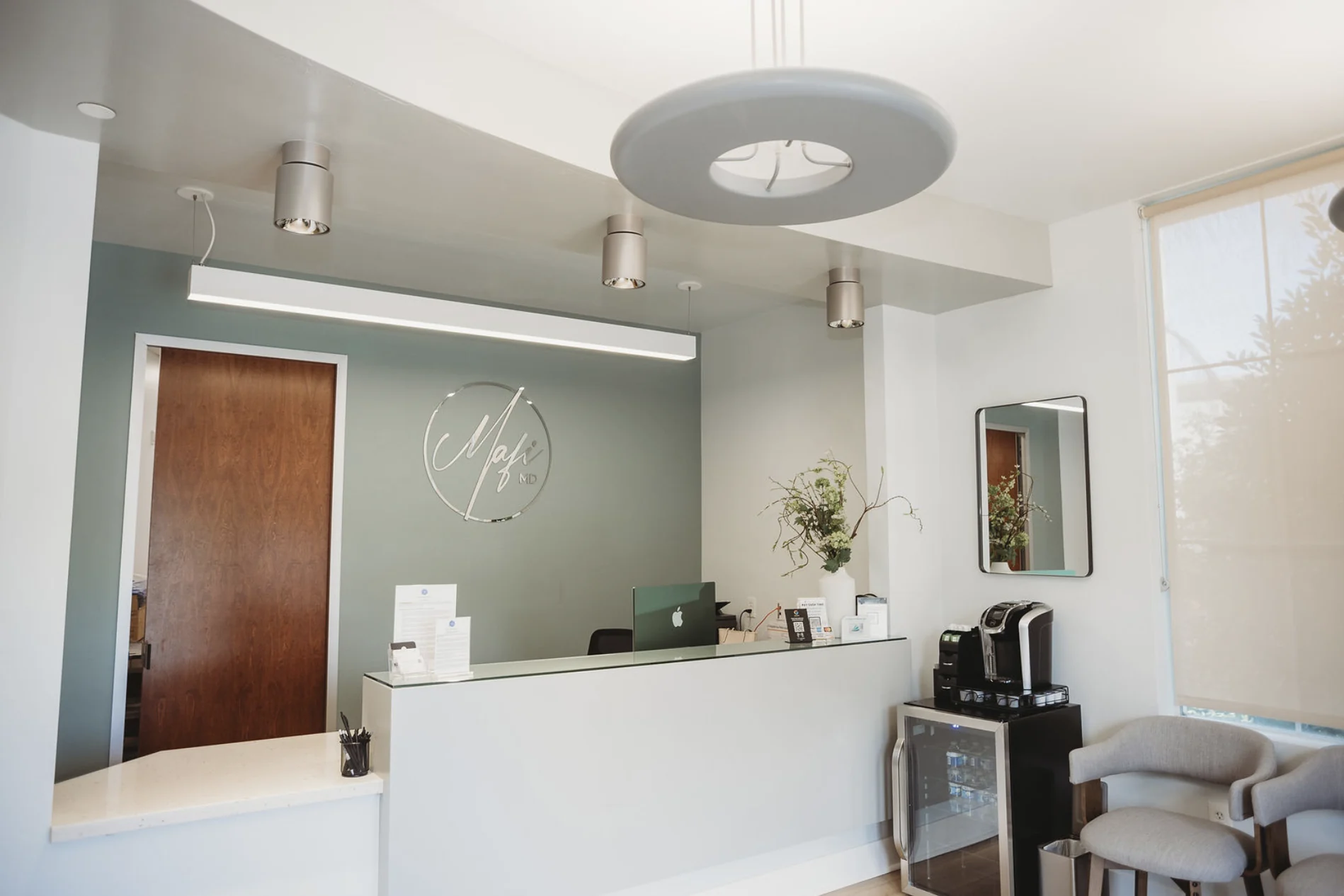 The front desk at Mafi Plastic Surgery in Fresno